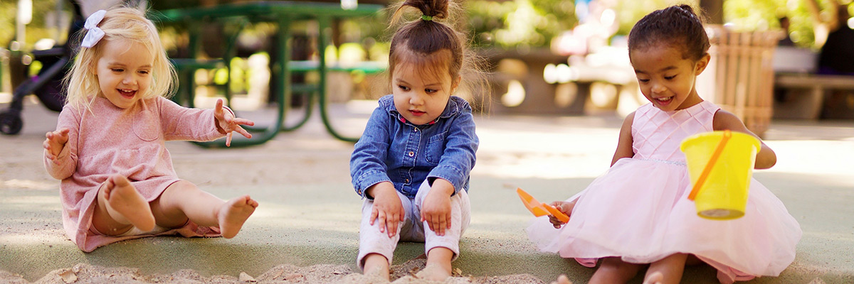 babies-playing-in-sandbox-cropped